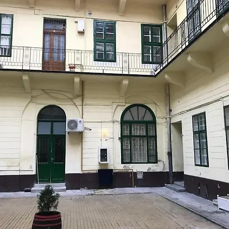 Separate Flat,3 Rooms!central Location-best Price! *