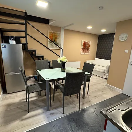 Stylish In - Perfect For Couples, Groups And Sightseers * Budapest